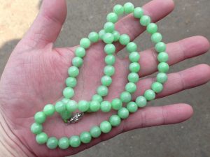 翡翠ビーズネックレス