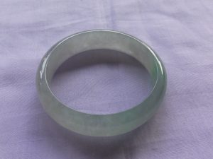 氷翡翠バングル