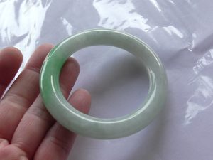 本翡翠プリンセスバングル