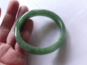 本翡翠バングル