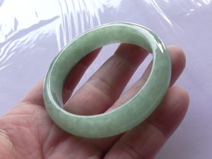 本翡翠バングル