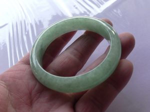 本翡翠バングル