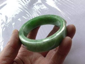 本翡翠バングル