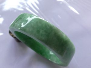 本翡翠バングル
