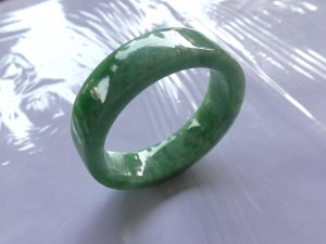 本翡翠バングル