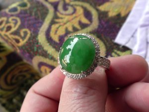 ろうかん翡翠ルース