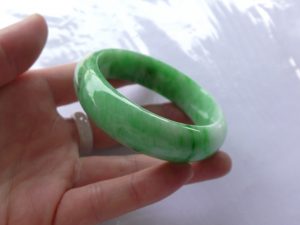 本翡翠バングル