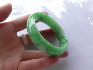 本翡翠バングル