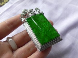 ろうかん翡翠プレート