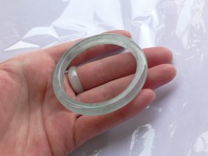 氷翡翠バングル