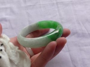 高級翡翠バングル