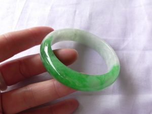 高級翡翠バングル