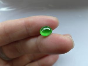 蛍光翡翠ルース