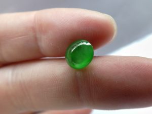 蛍光翡翠ルース