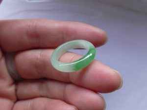 高級くりぬき氷翡翠リング