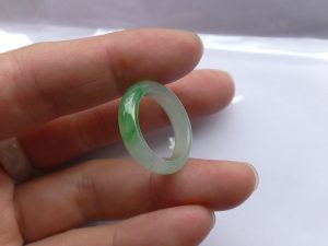 高級くりぬき氷翡翠リング