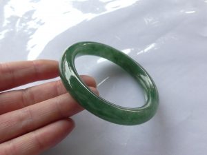 プリンセス翡翠バングル