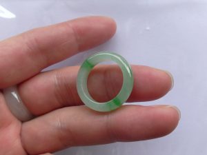 高級くりぬき氷翡翠リング