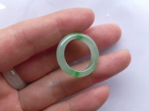 高級くりぬき氷翡翠リング