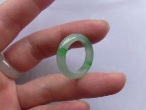 高級くりぬき氷翡翠リング