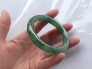 プリンセス翡翠バングル