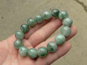 翡翠ビーズブレスレット