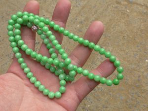 翡翠ビーズネックレス