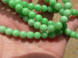 翡翠ビーズネックレス