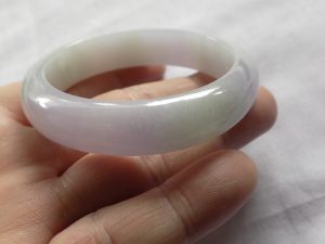 ラベンダー翡翠バングル