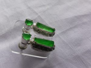 蛍光翡翠ルース