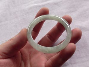 氷翡翠バングル