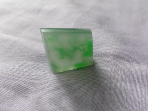 氷翡翠原石