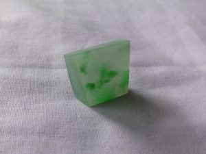 氷翡翠原石
