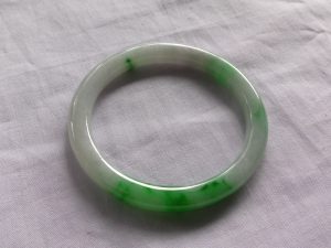 プリンセス翡翠バングル