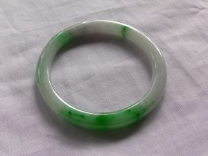 プリンセス翡翠バングル