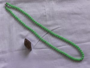 翡翠ビーズネックレス