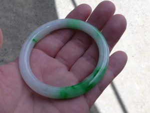 プリンセス翡翠バングル