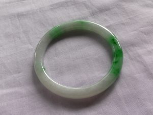 プリンセス翡翠バングル