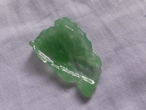 氷翡翠原石ペンダント