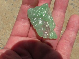 氷翡翠原石ペンダント