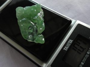 氷翡翠原石ペンダント