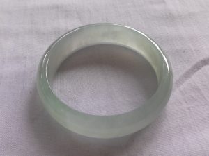 氷翡翠バングル