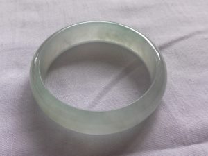 氷翡翠バングル