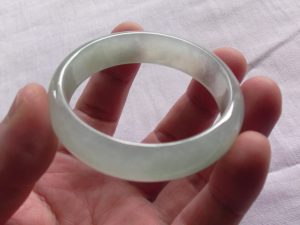 氷翡翠バングル