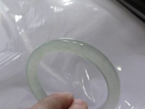 氷翡翠バングル