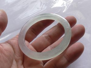 氷翡翠バングル