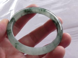 氷翡翠バングル