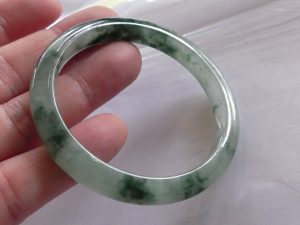 氷翡翠バングル