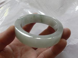 本翡翠バングル