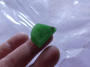本翡翠原石